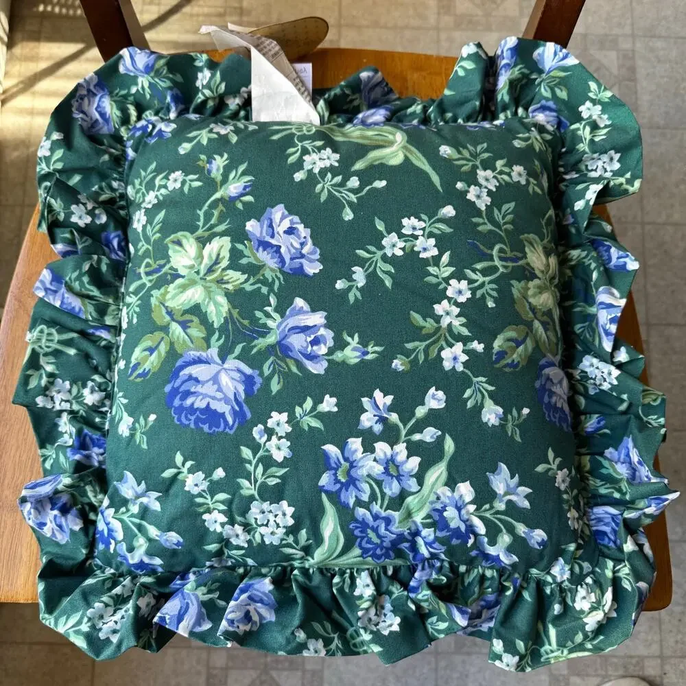Vintage 90s Cottage Core Green Floral Square Pillow 16